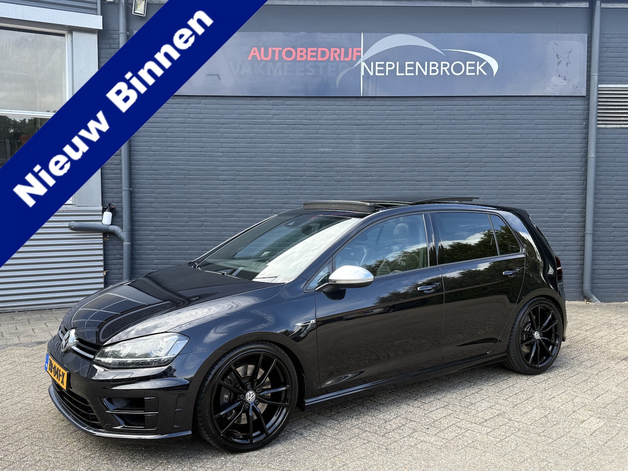 Volkswagen Golf - 2.0 TSI R 4Motion Bj 2016 301pk Schuifdak,Leer,Navi,18Inch Nwe motor !! Vol optie !! - AutoWereld.nl
