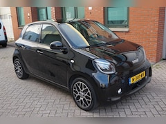 Smart Forfour - EQ Comfort PLUS 18 kWh Pano, Leer, Carplay