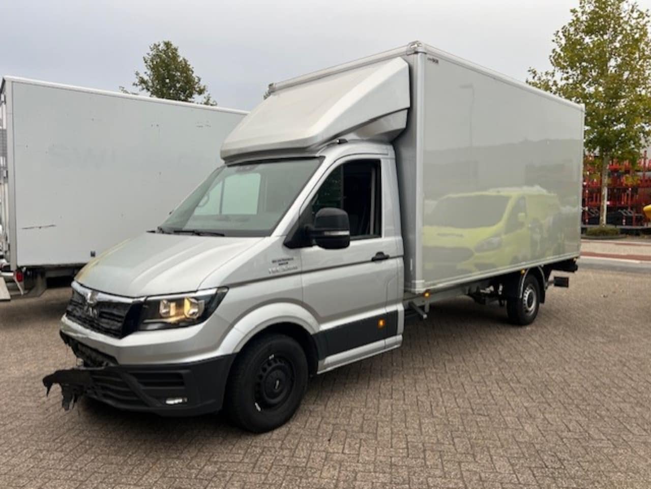 Volkswagen Crafter - 35 2.0 TDI 130kw KOFFER LAADKLEP LBW AUTOM. KLIMA - AutoWereld.nl