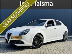 Alfa Romeo Giulietta - 1.4 Turbo MultiAir Super TCT Automaat | Climate Control | 18" Lichtmetalen Velgen | Stoelv