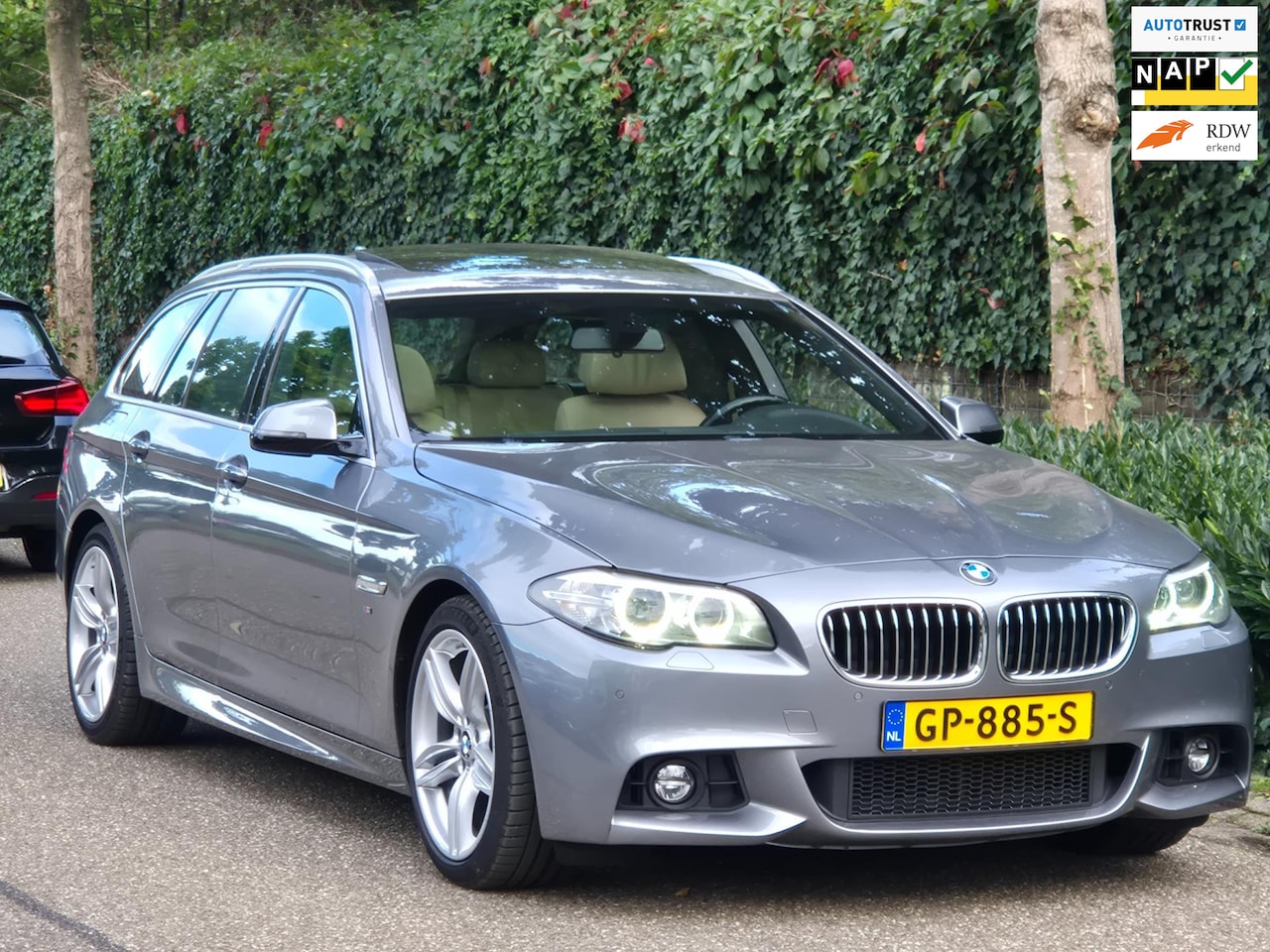 BMW 5-serie Touring - 520i M Sport High Executive 6WB teller Panorama Elk. Stoelen NAP PUNT GAAF 100% dealeronde - AutoWereld.nl