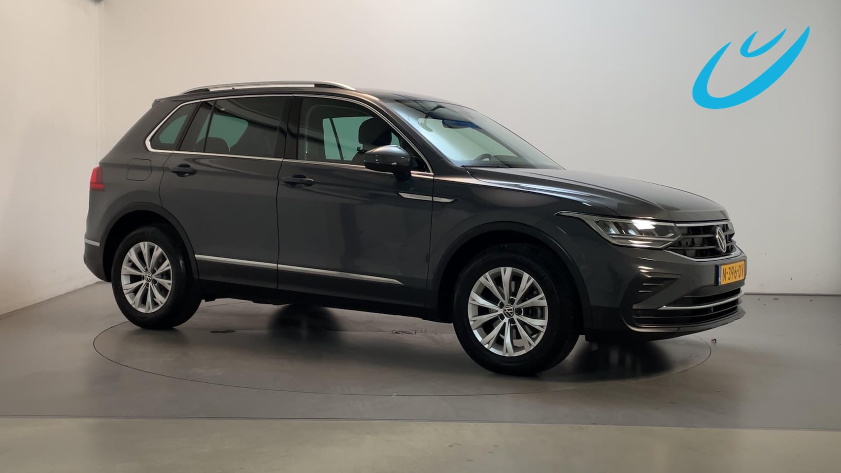 Volkswagen Tiguan - 1.5 TSI Life Business Virtual Cockpit Navigatie Parkeersensoren DAB+ - AutoWereld.nl