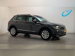 Volkswagen Tiguan - 1.5 TSI Life Business Virtual Cockpit Navigatie Parkeersensoren DAB+