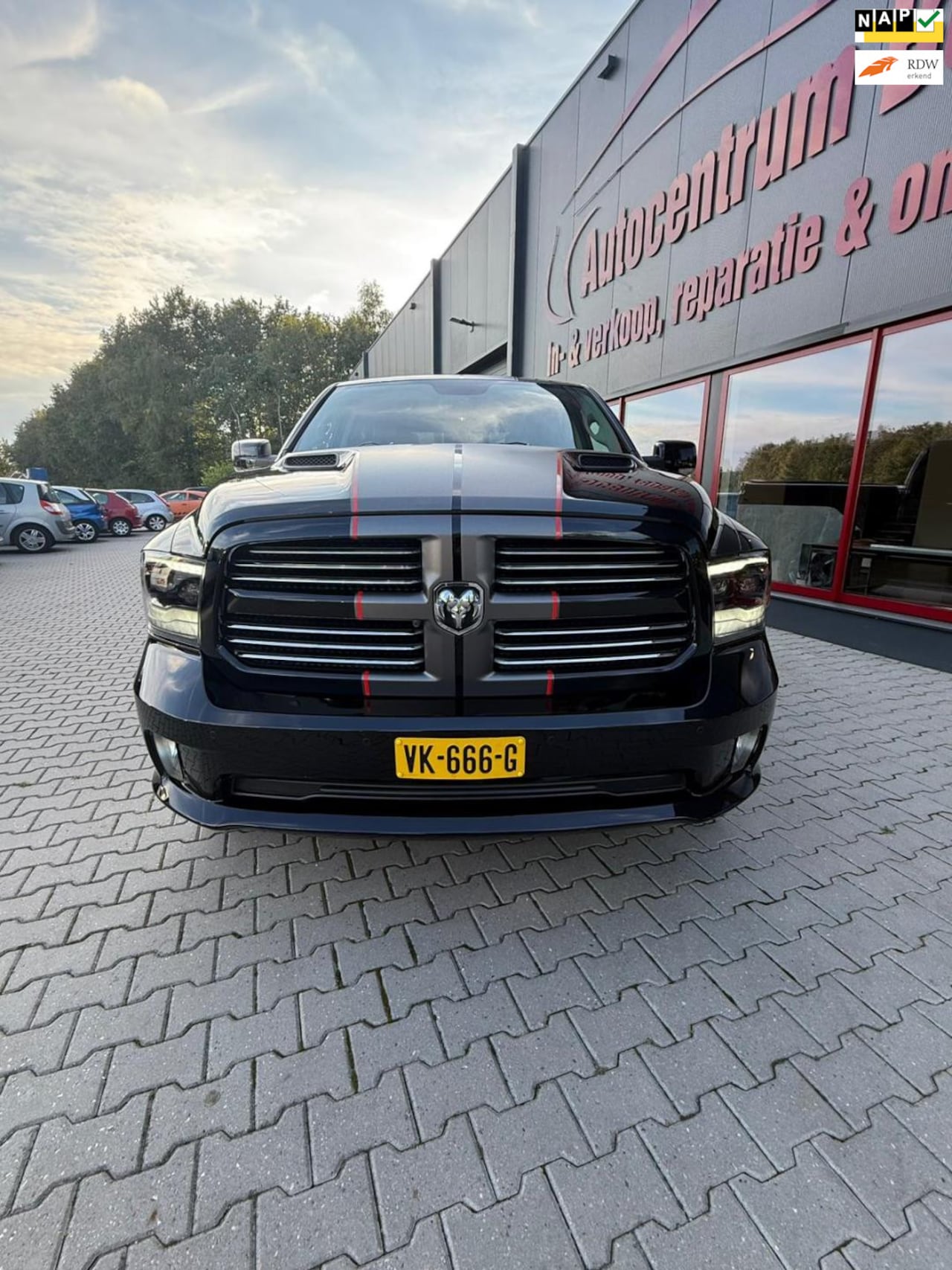 Dodge Ram 1500 - 5.7 V8 Quad Cab 6'4 / LPG / AUT./ 401 PK / TREKHAAK / LEER / DAK / CAMERA VOOR EN ACHTER / - AutoWereld.nl