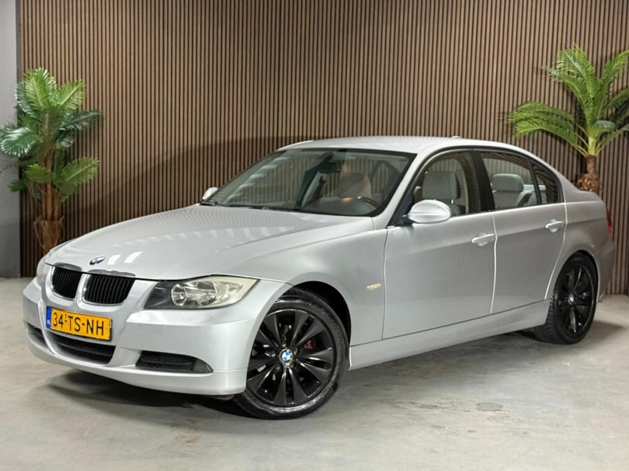 BMW 3-serie - 320 i 320i - AutoWereld.nl