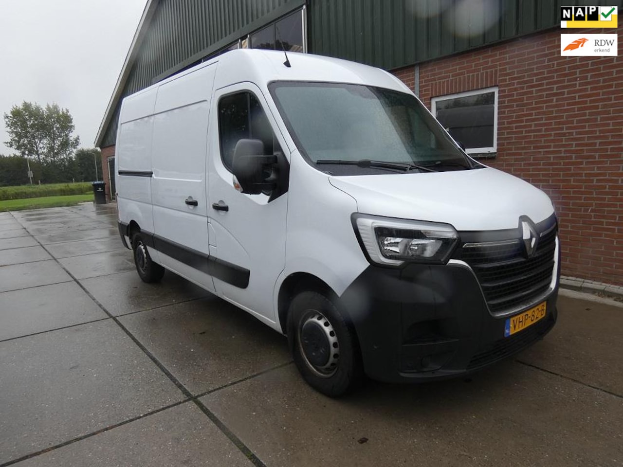 Renault Master - T35 2.3 dCi 135 L2H2* camera* cr.control* - AutoWereld.nl
