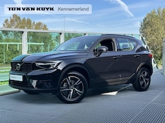 Volvo XC40 - 2.0 B4 Plus Dark / Trekhaak / Harman Kardon / Elek. verstelbare stoelen / Stuur+stoelen ve