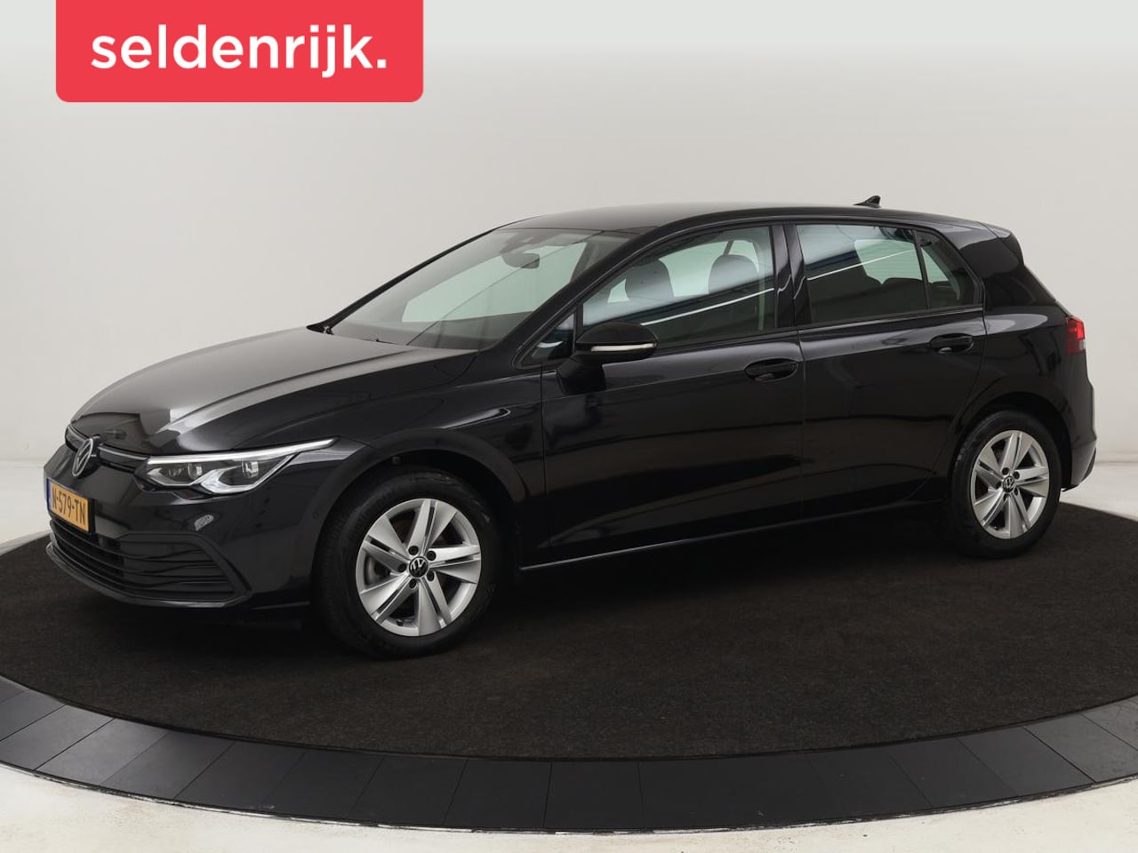 Volkswagen Golf - 1.5 eTSI Life | Stoelverwarming | Carplay | Massage | Adaptive cruise | Navigatie | Sfeerv - AutoWereld.nl