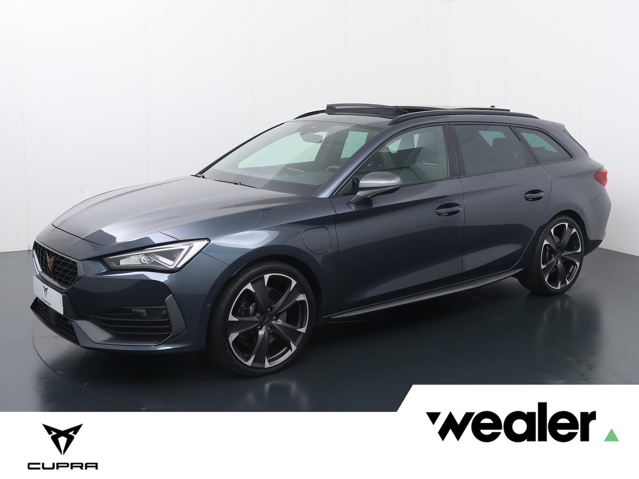 CUPRA Leon Sportstourer - 1.4 e-Hybrid VZ Adrenaline | 245 PK | SoH 100% | Panoramadak | Voorstoelen verwarmd | LED - AutoWereld.nl