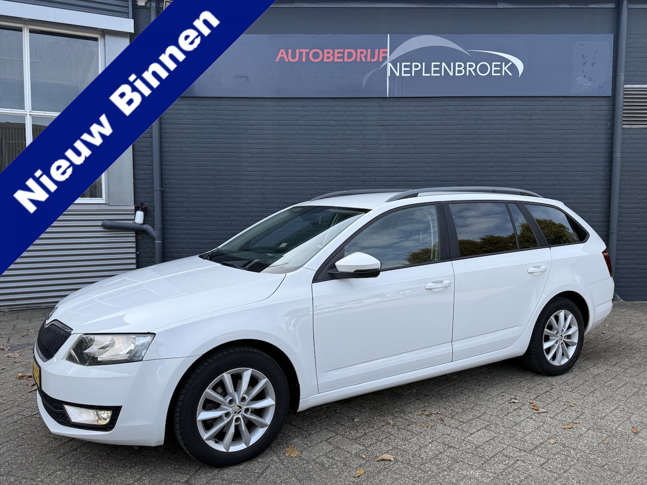 Skoda Octavia Combi - 1.2 TSI Greentech Ambition Businessline Navi,17inch,Trekhaak, Cruise,Pdc Dealer onderhoude - AutoWereld.nl