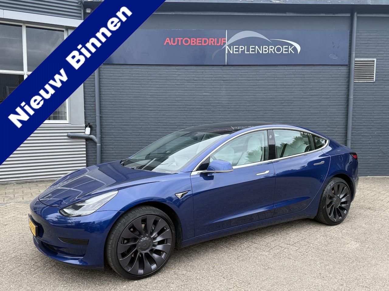 Tesla Model 3 - Standard RWD Plus 60 kWh Bj 2019 Km 56.000 Nap 2e eigen Dealer onderhouden NIEUWSTAAT !! - AutoWereld.nl
