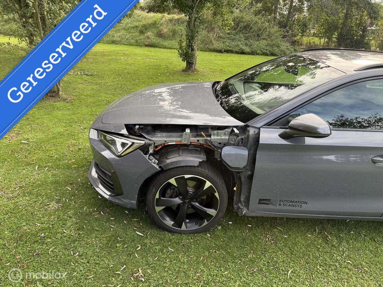 CUPRA Leon Sportstourer - 1.4 e-Hybrid met schade €14.399,- - AutoWereld.nl