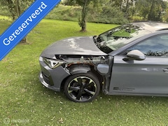 CUPRA Leon Sportstourer - 1.4 e-Hybrid met schade €14.399,