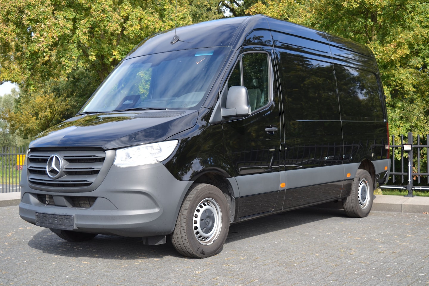 Mercedes-Benz Sprinter - 317 CDI L2H2 | PRO | Cruise | Camera | Navi | App | 3.5t AHK voorb. - AutoWereld.nl