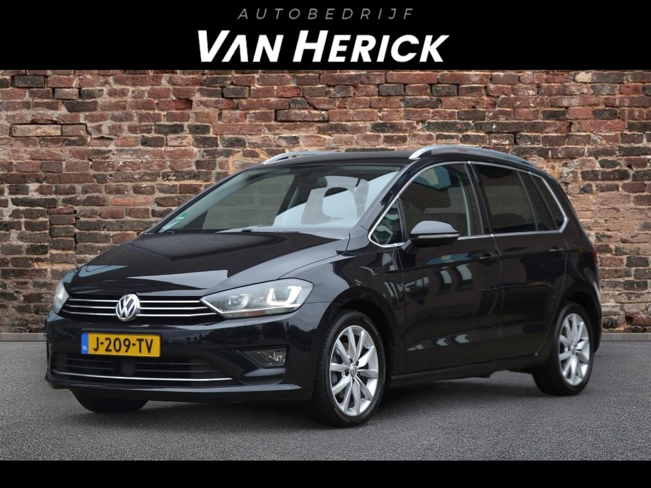 Volkswagen Golf Sportsvan - 1.4 TSI Highline Automaat | Trekhaak | Stoelverwarming | Clima - AutoWereld.nl