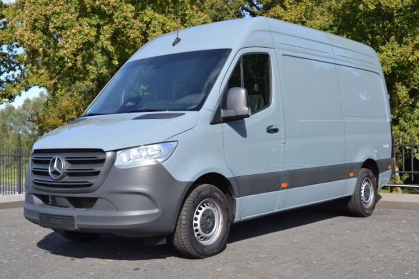 Mercedes-Benz Sprinter - 317 CDi L2H2 | PRO | Cruise | Camera | Navi | App | 3.5t AHK voorb. - AutoWereld.nl