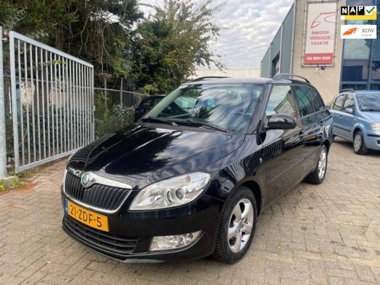 Skoda Fabia Combi - 1.2 TSI Tour 1.2 TSI Tour, Navigatie, APK 10/26 - AutoWereld.nl