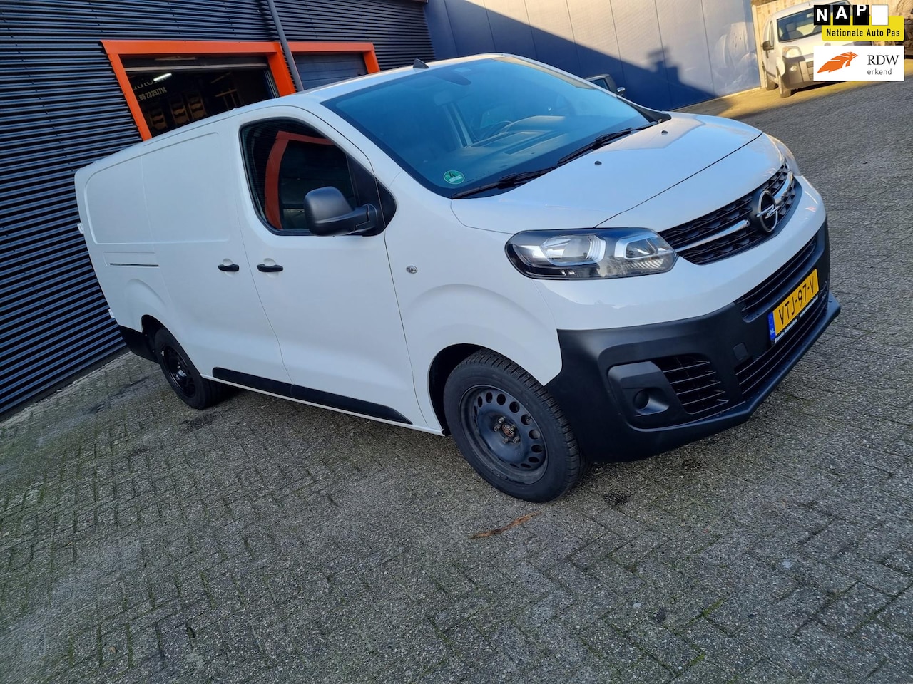 Opel Vivaro - 2.0 CDTI L3H1 Selection Long, PDC, Cruise control, Airco, - AutoWereld.nl