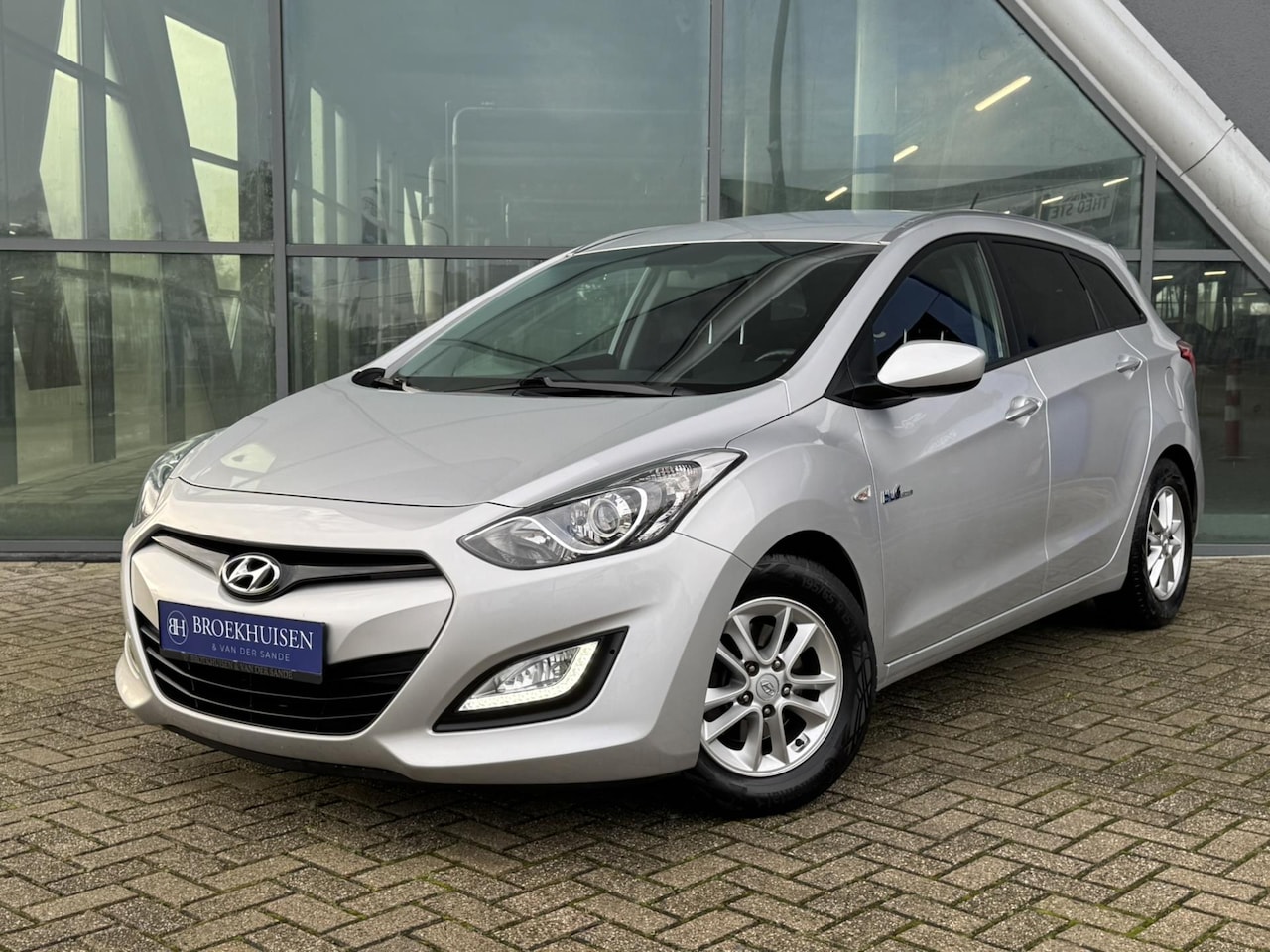 Hyundai i30 Wagon - 1.6 GDI i-Motion 135pk Dealer Onderhouden - AutoWereld.nl