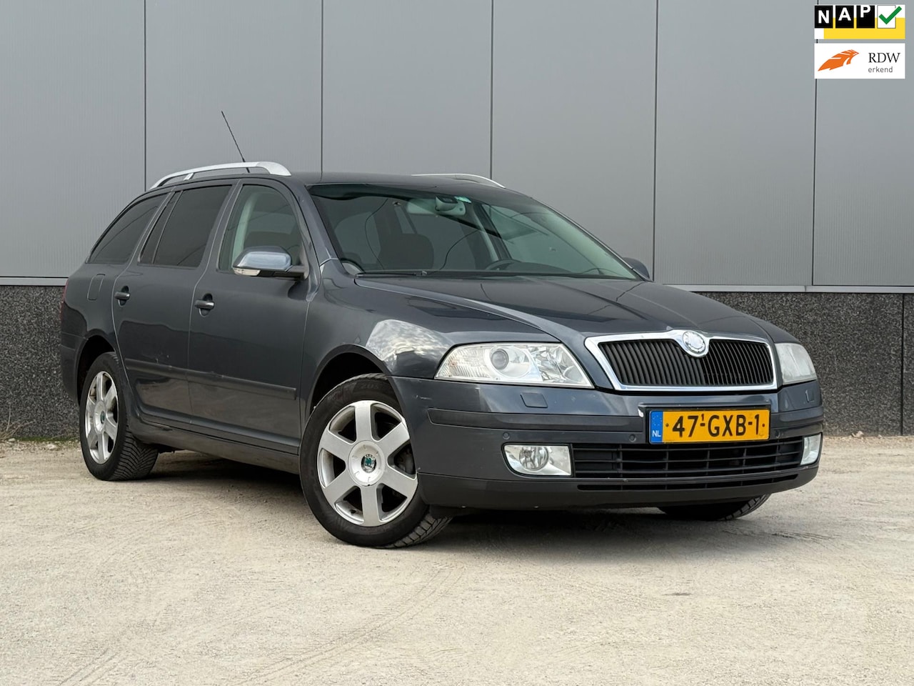 Skoda Octavia Combi - 2.0 TDI Elegance Attractive Business Clima! - AutoWereld.nl