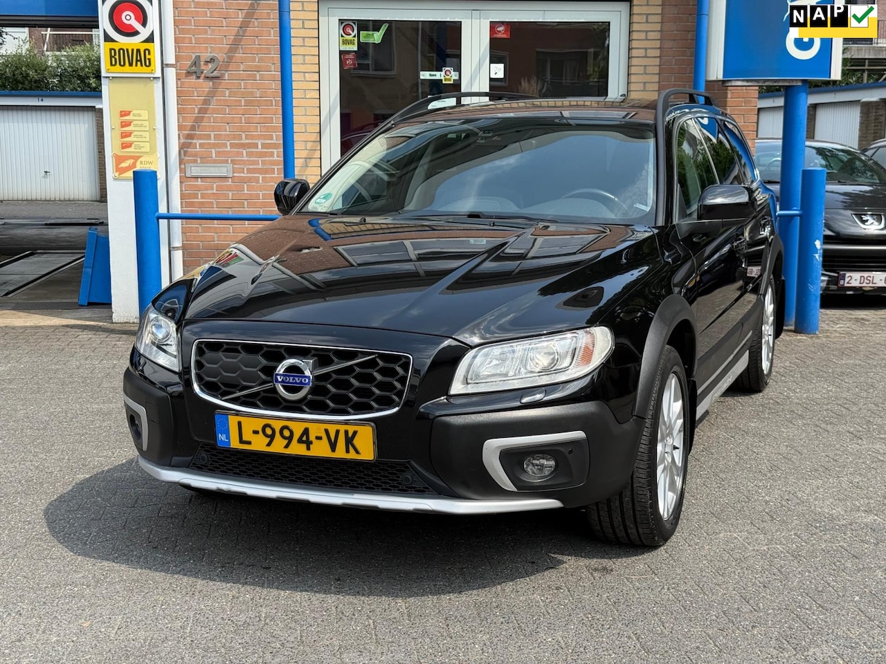 Volvo XC70 - 2.0 T5 Inscription Edition | Keyless | Trekhaak | Schuif/kanteldak | Harman/Kardon | Adapt - AutoWereld.nl