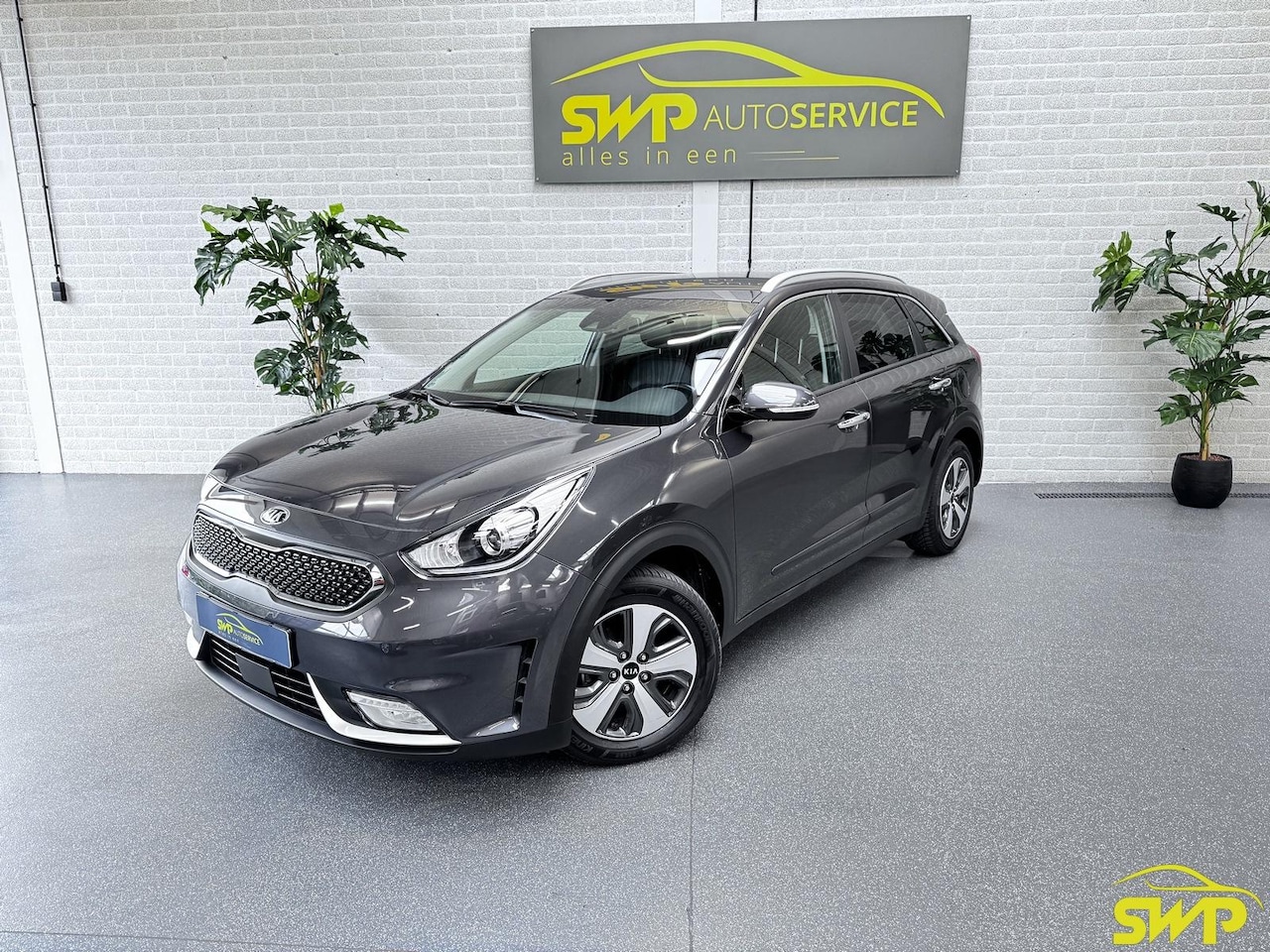 Kia Niro - 1.6 GDi Hybrid DynamicPlusLine | Navi | ACC | Camera | Trekhaak | Half-leer | Dodehoek | S - AutoWereld.nl