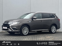 Mitsubishi Outlander - 2.4 PHEV Intense / Trekhaak 1500 KG / Dodehoekdetectie / Adaptieve cruise control / Naviga