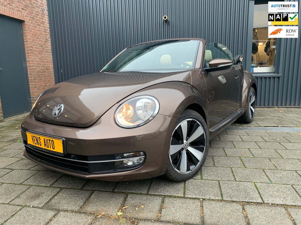 Volkswagen Beetle Cabriolet - 1.2 TSI Exclusive Series 1.2 TSI Exclusive series, BOMVOL! - AutoWereld.nl