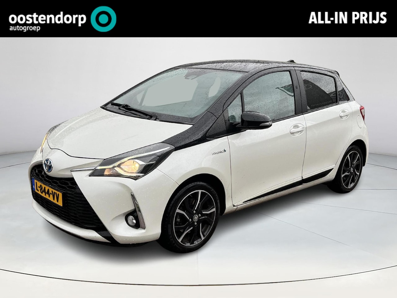 Toyota Yaris - 1.5 Hybrid Bi-Tone | Parkeercamera | Stoelverwarming | Donker glas | Cruise control | - AutoWereld.nl