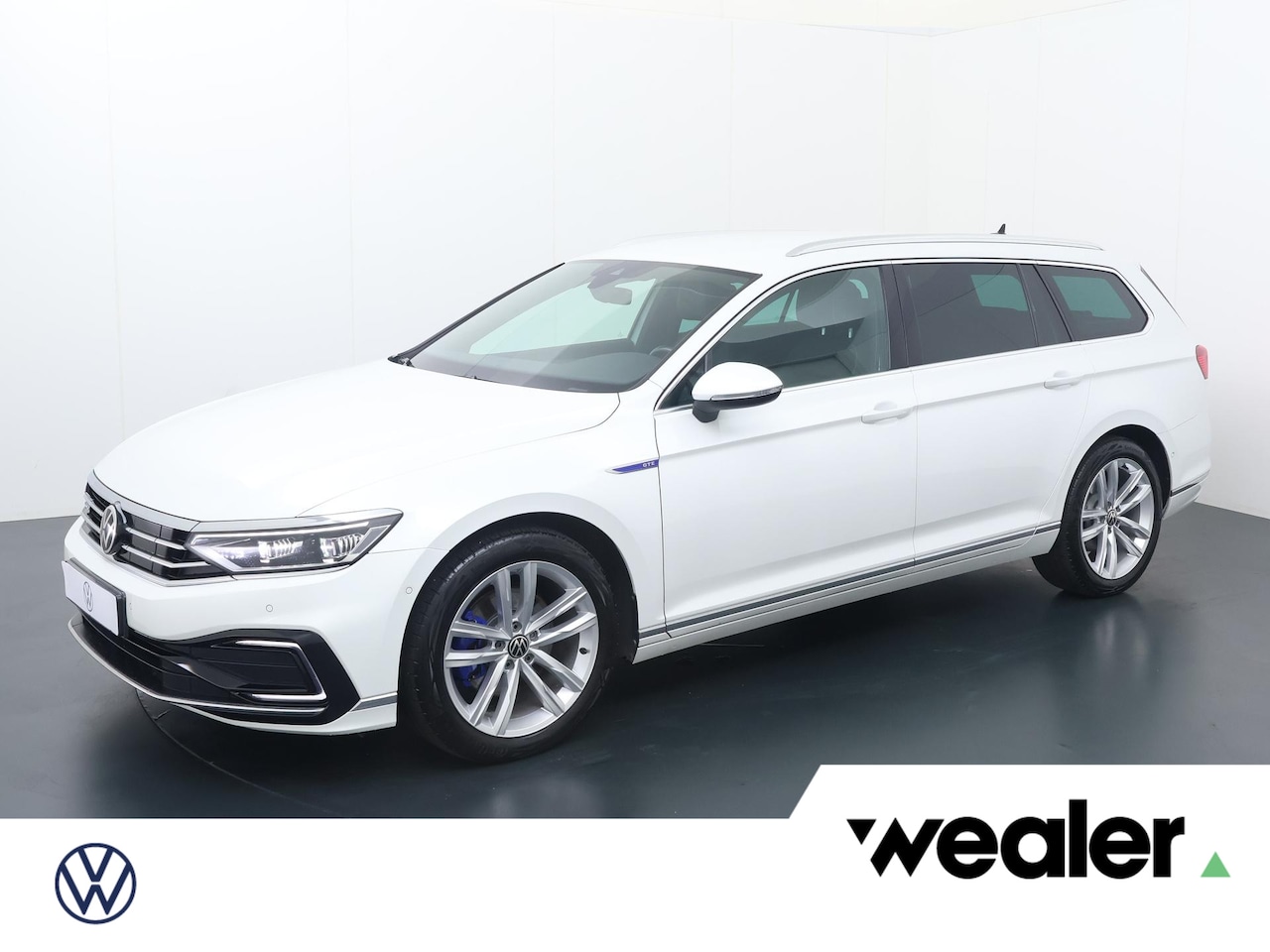 Volkswagen Passat Variant - 1.4 TSI PHEV GTE Business | 218 PK | SoH 90% | Automaat | Trekhaak | Matrix LED koplampen - AutoWereld.nl