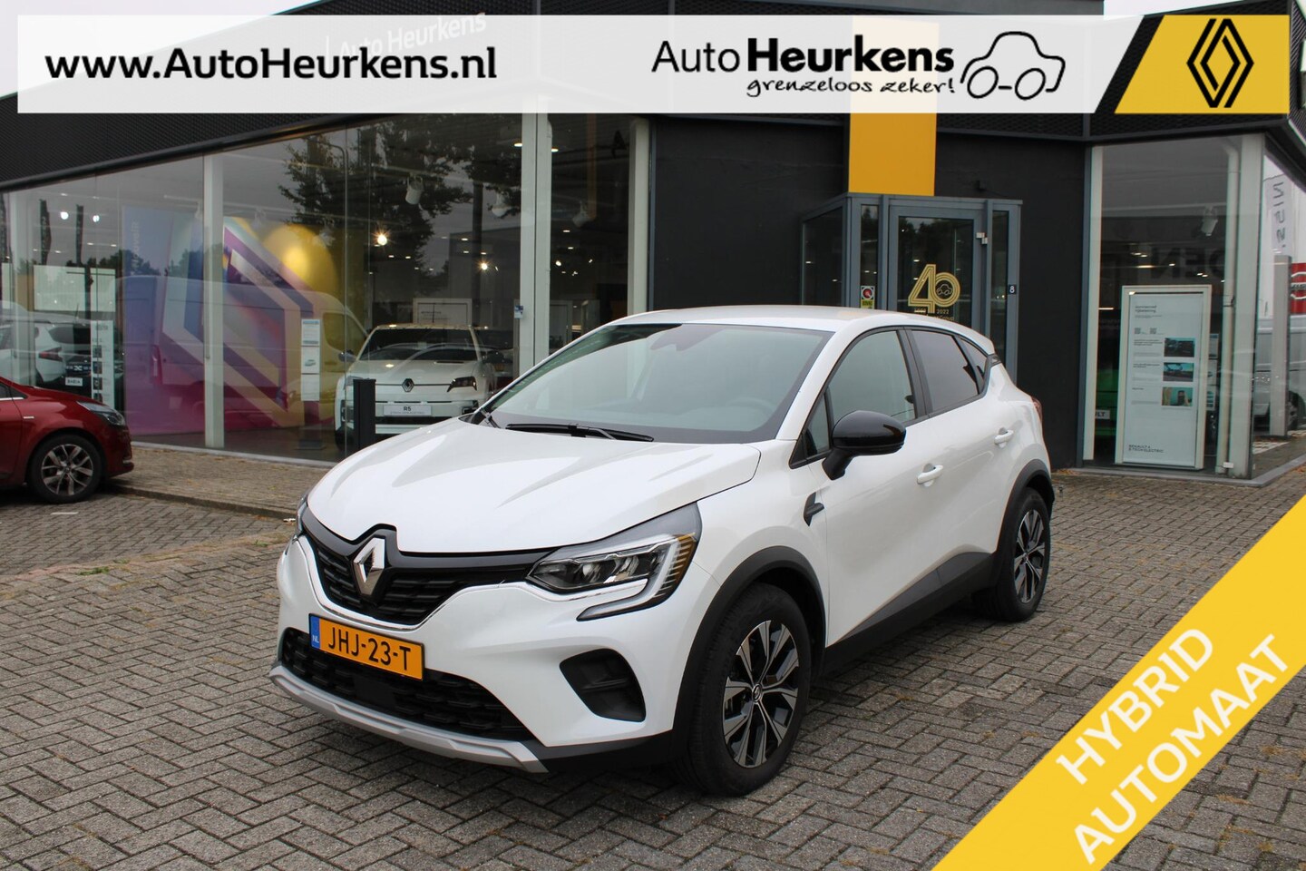 Renault Captur - E-Tech Hybrid 145 Evolution | Weinig kms | Easy Link Navigatie | - AutoWereld.nl
