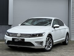 Volkswagen Passat - 1.4 TSI GTE | All Season | Navi | Trekhaak | Park Pilot