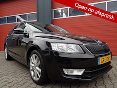 Skoda Octavia Combi - 1.2 TSI Greentech Ambition Businessline 105PK Automaat Navi Clima Cruise Trekhaak NL-Auto