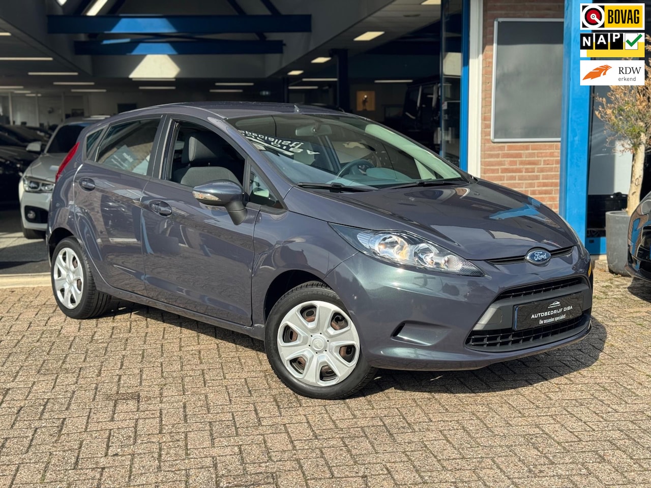 Ford Fiesta - 1.25 Trend 2011 Grijs 5drs Airco USB APK NAP! - AutoWereld.nl