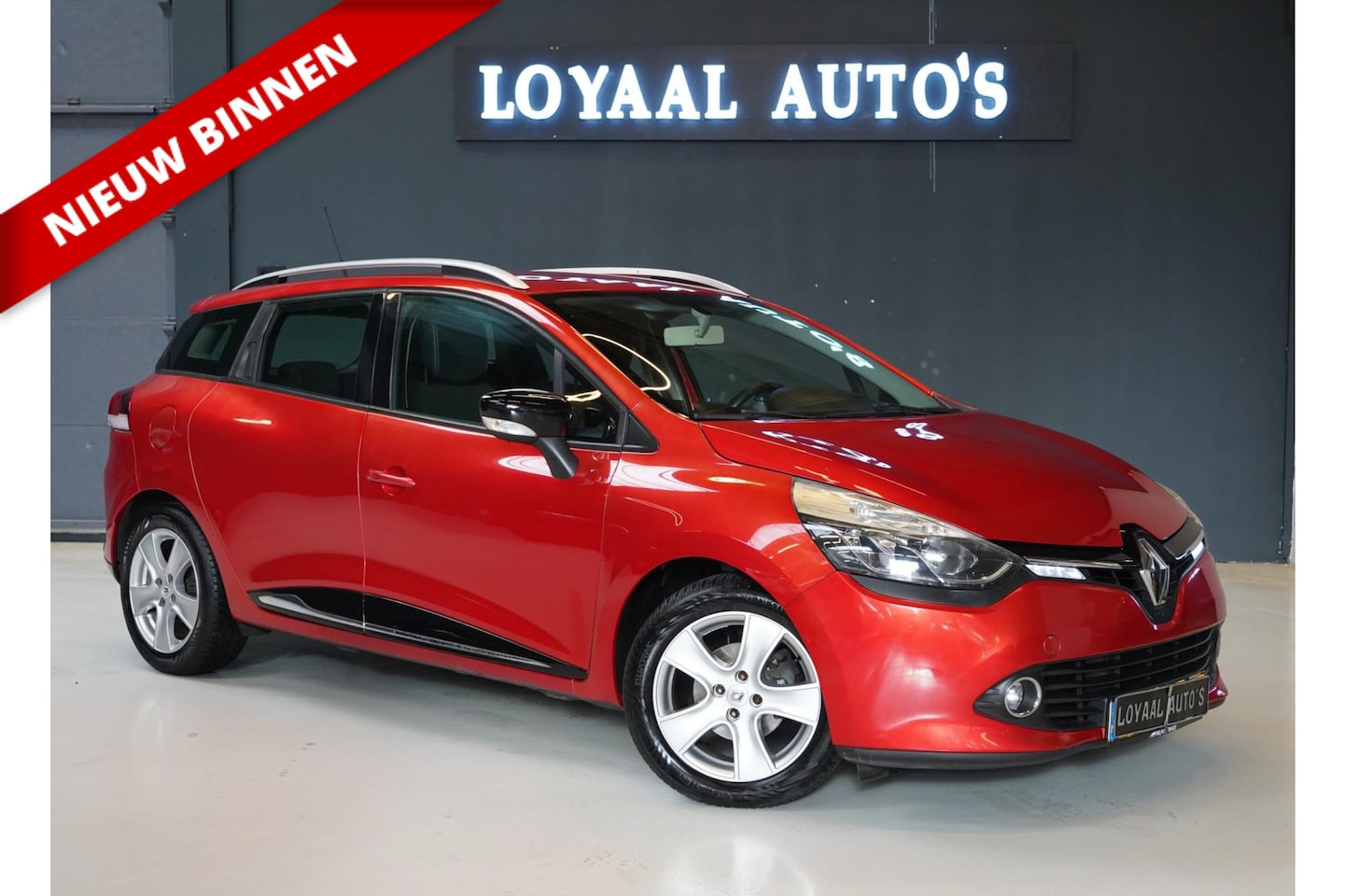 Renault Clio Estate - 0.9 TCe Expression | NAVI | CRUISE | AIRCO | 1E EIGENAAR | NAP| APK. - AutoWereld.nl