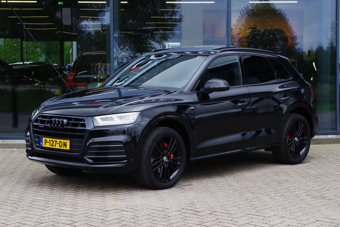 Audi Q5 - 2.0 TFSI quattro Sport S Line Black Edition 2.0 TFSI 252 PK Quattro Sport S Line Black Edition, Trekhaak, Panoramadak, Leder-Alcantara - AutoWereld.nl