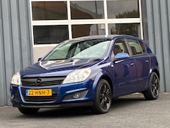 Opel Astra - 1.8 Cosmo Automaat Leder Airco Navi Cruise