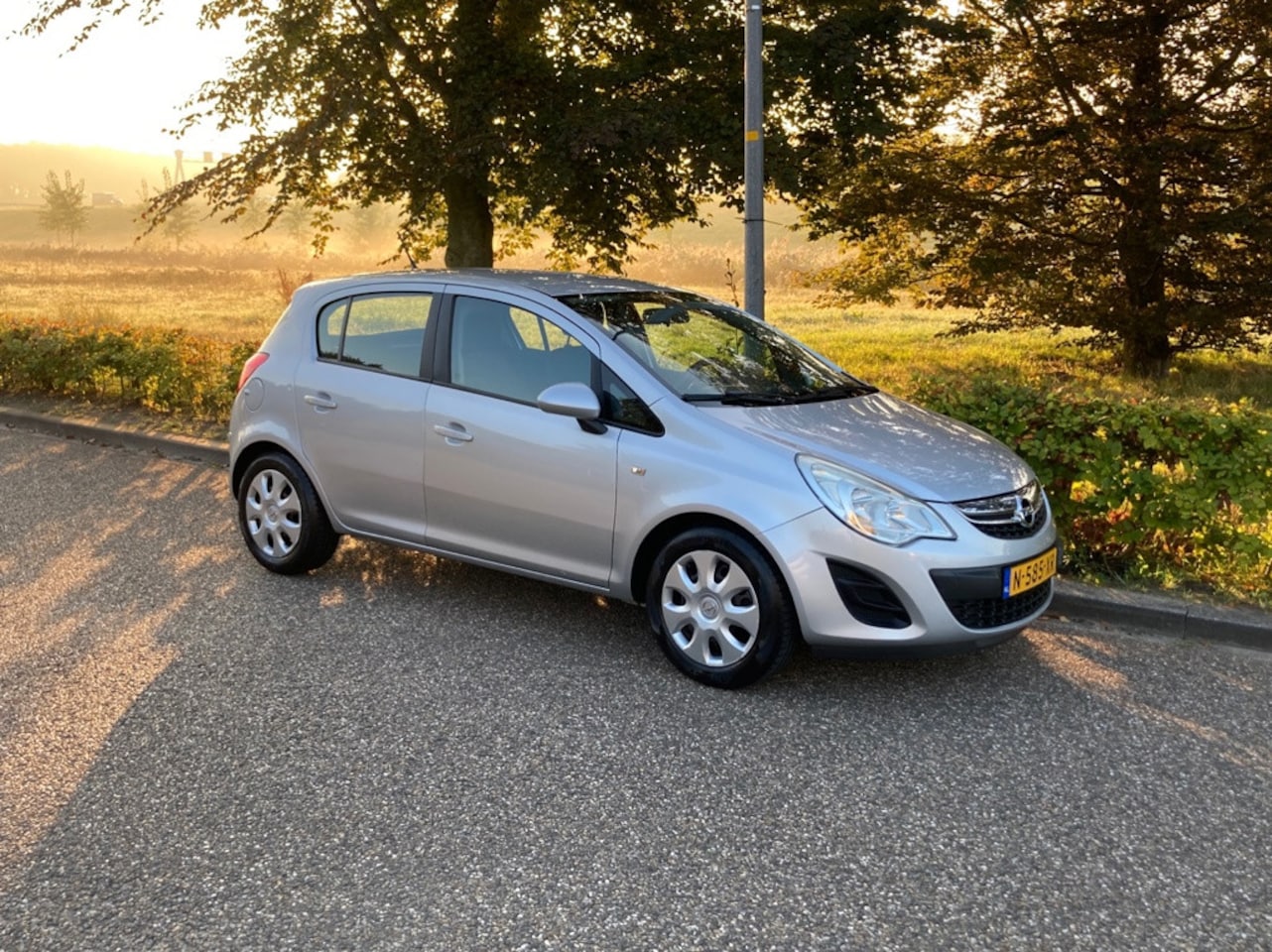 Opel Corsa - 1.2-16V Rhythm Rijklaar incl nw APK!! - AutoWereld.nl