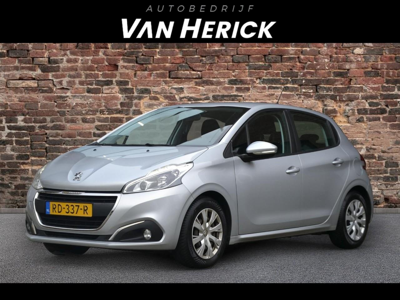 Peugeot 208 - 1.2 PureTech Blue Lion | Cruise | Sensoren | Carplay - AutoWereld.nl