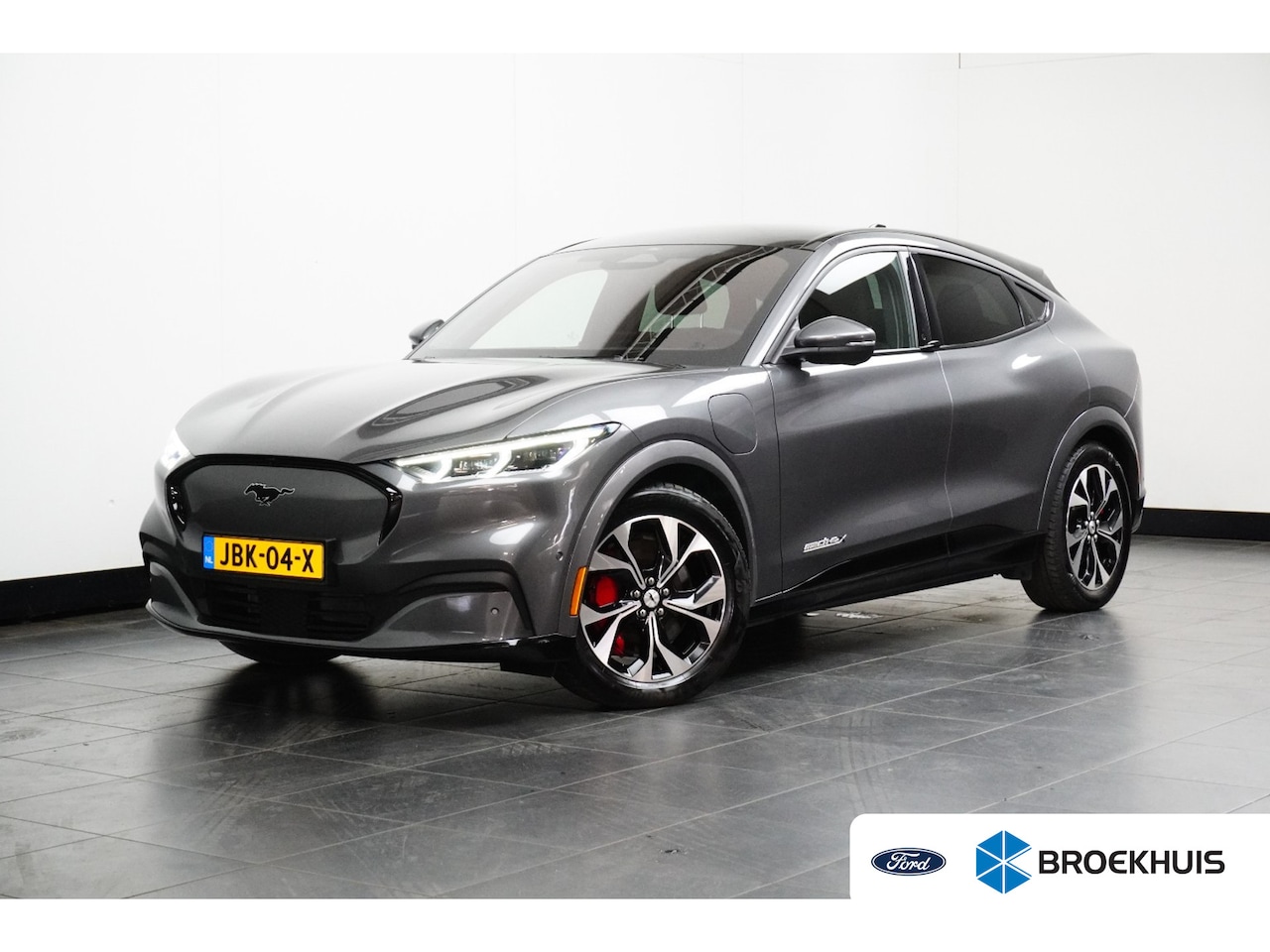 Ford Mustang Mach-E - Extended First Edition AWD 98 kWh ALLE OPTIES! | Pano-dak | B&O audio | Technology pack + - AutoWereld.nl