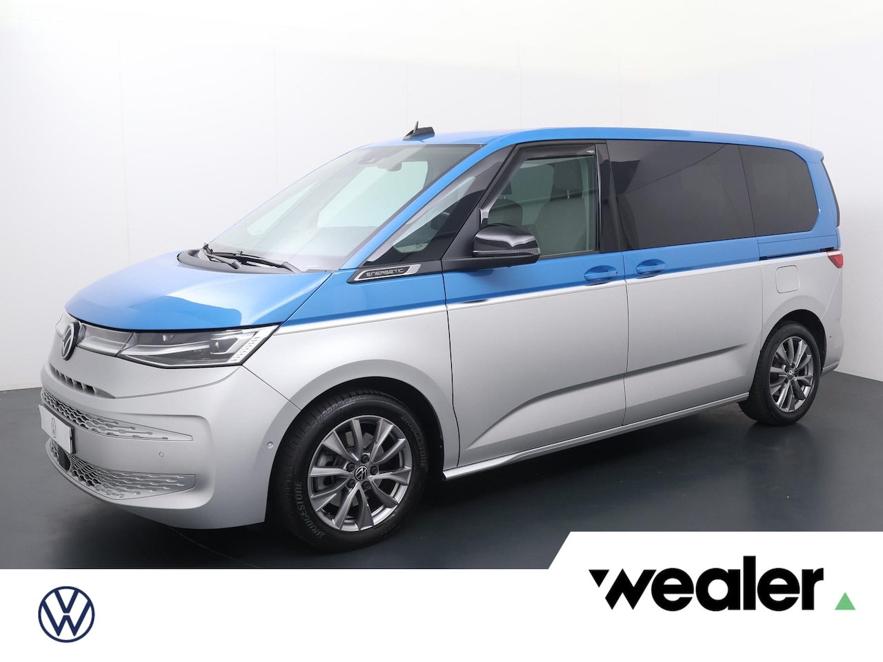 Volkswagen Multivan - 1.4 eHybrid L1H1 Style | 218 PK | Automaat | 6-Zitter Vis-a-Vis | Navigatie | Panoramadak - AutoWereld.nl