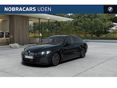 BMW i4 - eDrive40 Gran Coupé M Sport / Schuif-kanteldak / Achteruitrijcamera / Adaptieve LED / Comf