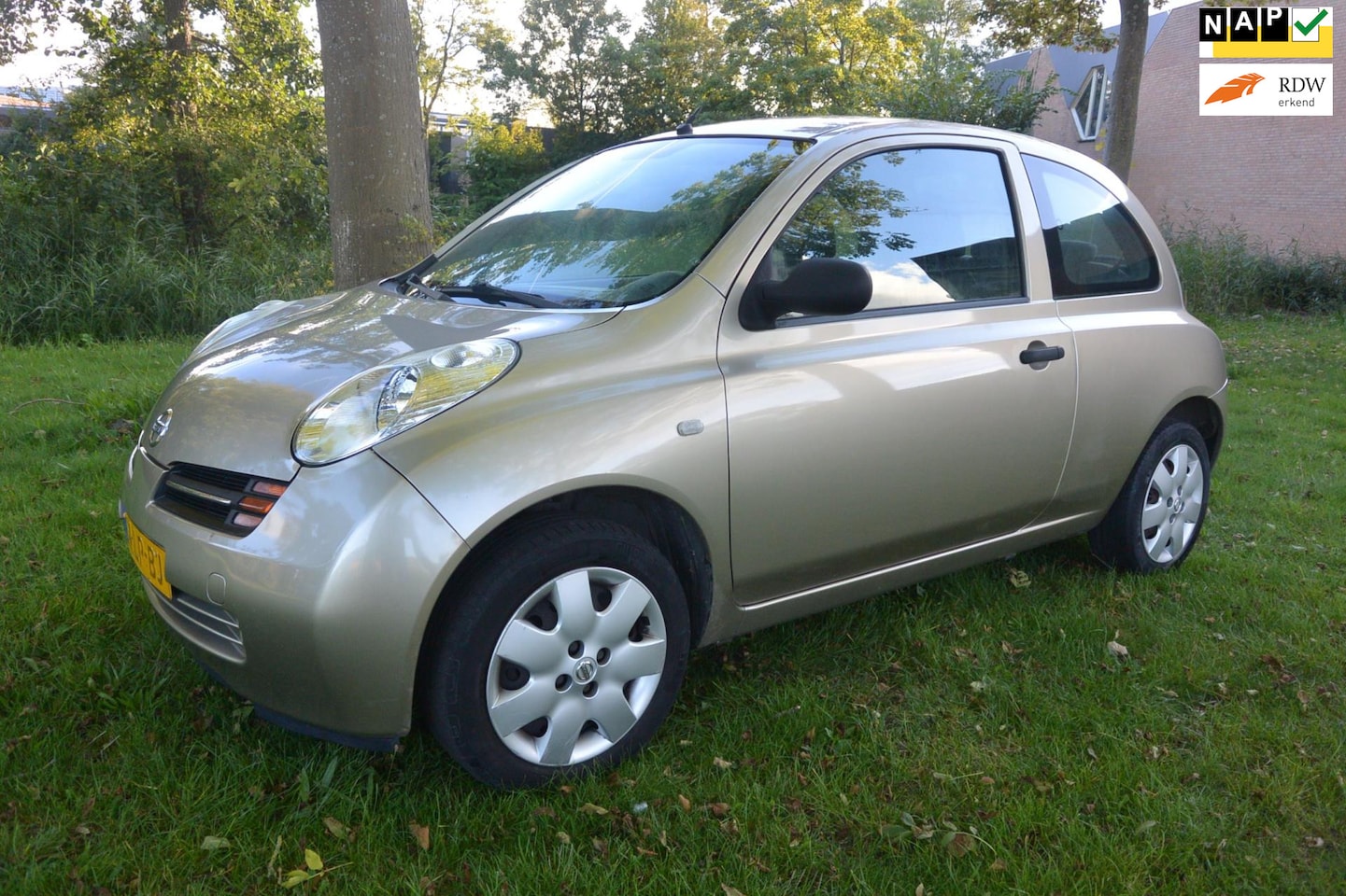 Nissan Micra - 1.2 Visia*3drs*stuurbekr*weinig km's*2de eigenaar - AutoWereld.nl