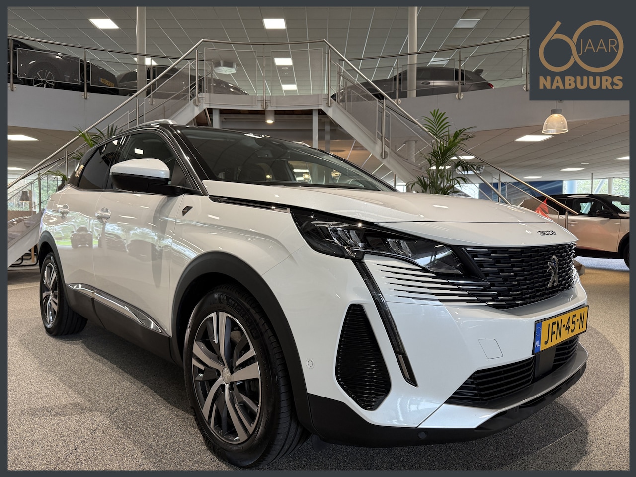 Peugeot 3008 - 1.6 HYbrid 225pk Road Trip, Keyless, Camera, Stoelverwarming - AutoWereld.nl