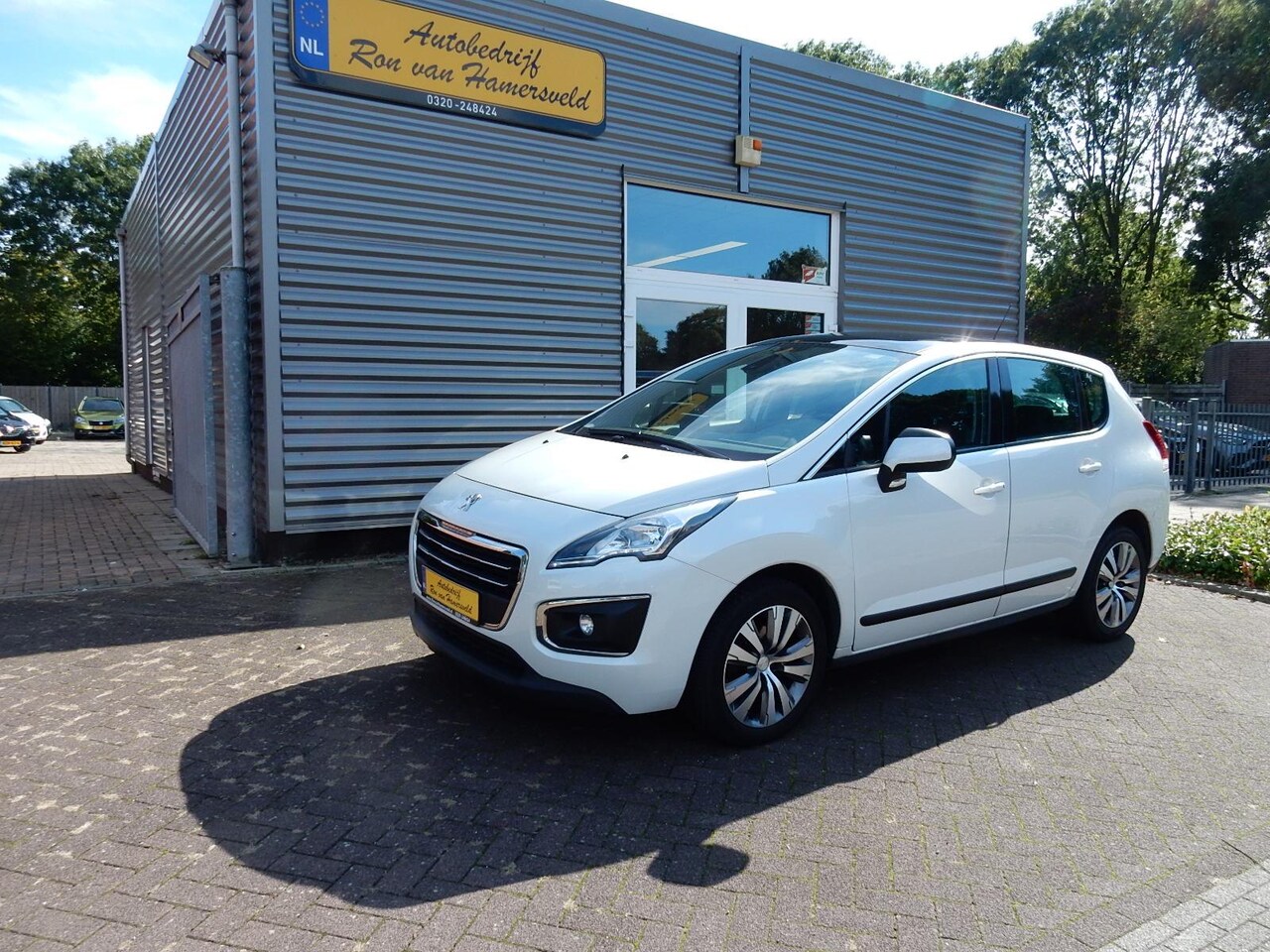 Peugeot 3008 - 1.2 PureTech ALLURE*LEDER*PANODAK*NAVI*CR CONTR - AutoWereld.nl