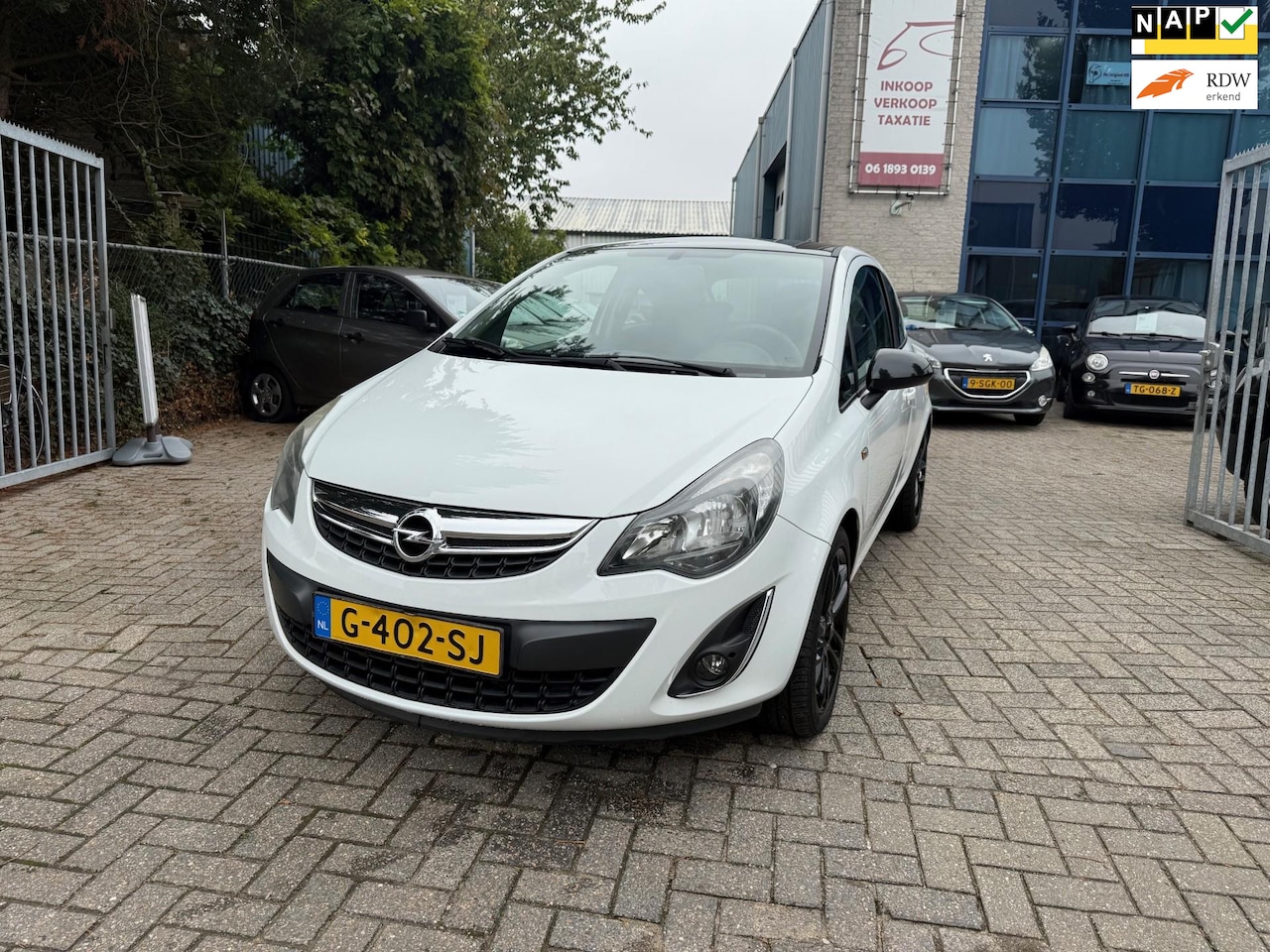 Opel Corsa - 1.4-16V OPC Black&White APK 08/26, AIRCO - AutoWereld.nl