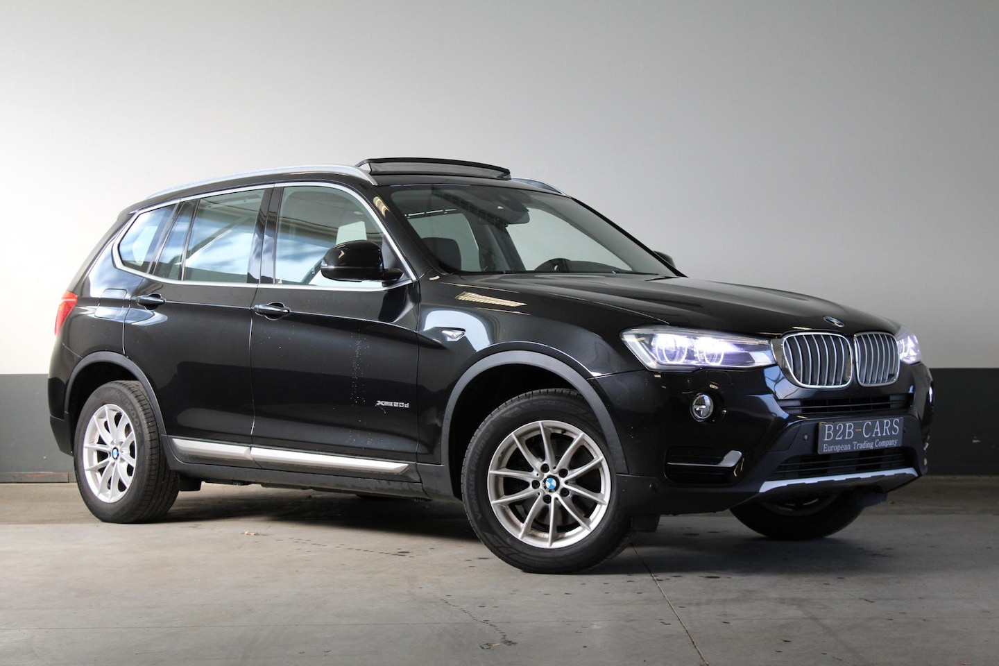 BMW X3 - xDrive20d High Executive xLine Panoramadak - Head-up - LED - Trekhaak - AutoWereld.nl