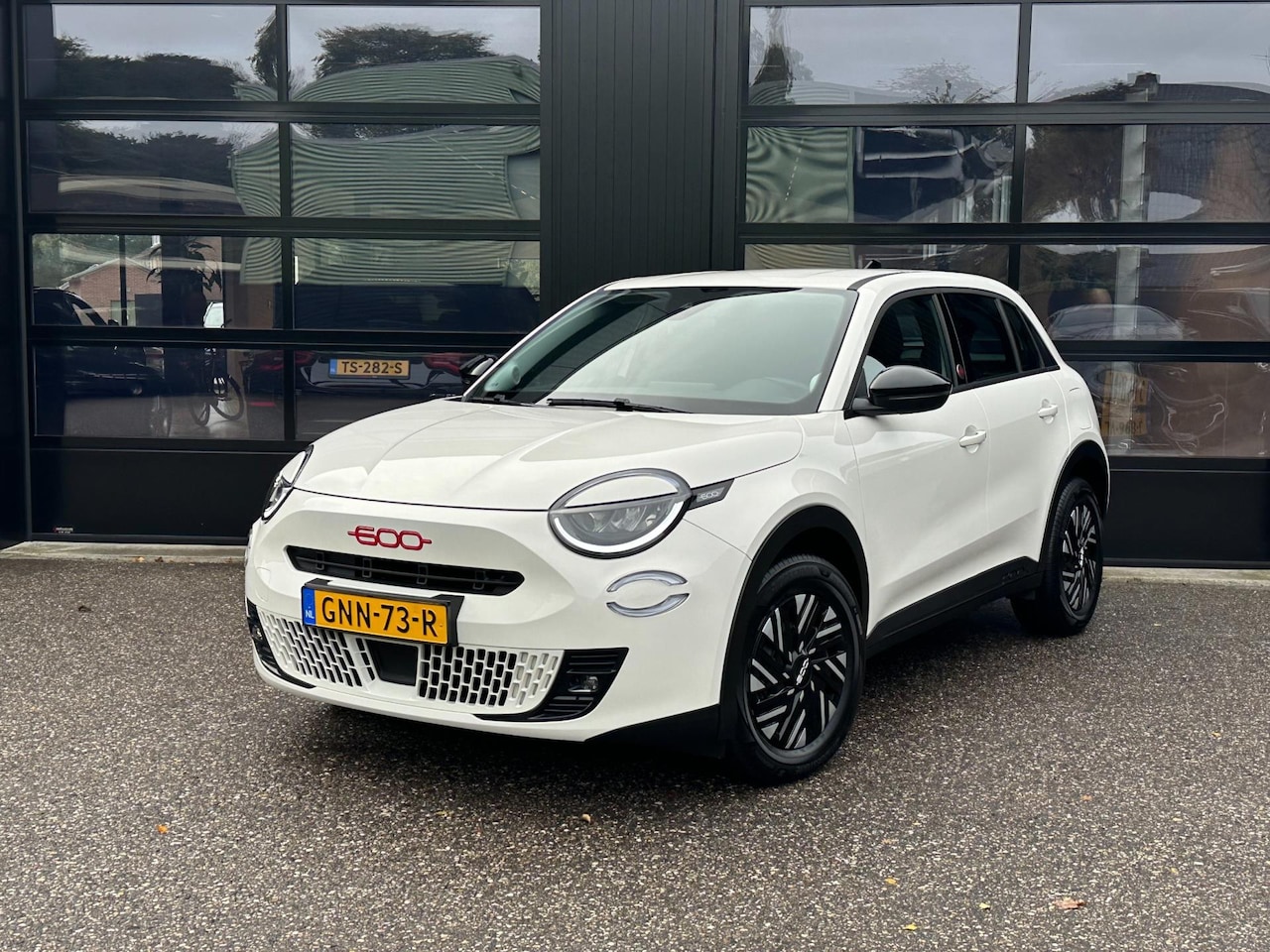 Fiat 600e - RED Edition 54 kWh 1e eigenaar 2024 - AutoWereld.nl