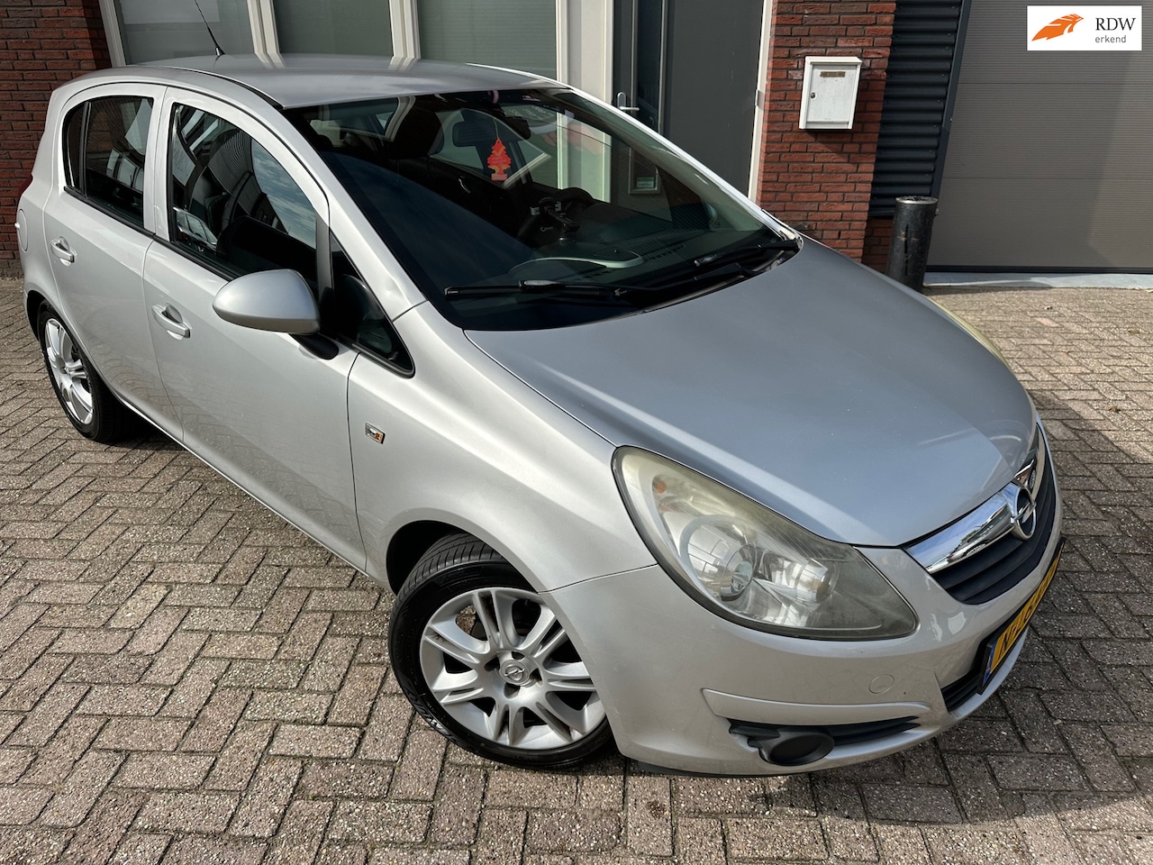 Opel Corsa - 1.2-16V Essentia / Airco / Cruise / 5DRS / LM - AutoWereld.nl