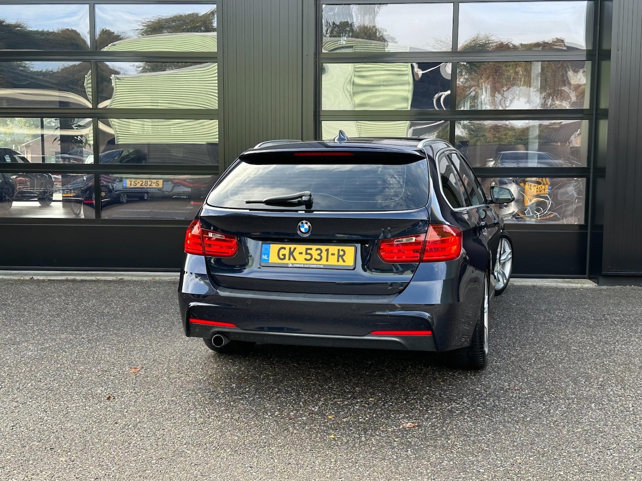 BMW 3-serie Touring - 316i M-Sport Edition Panoramadak - AutoWereld.nl